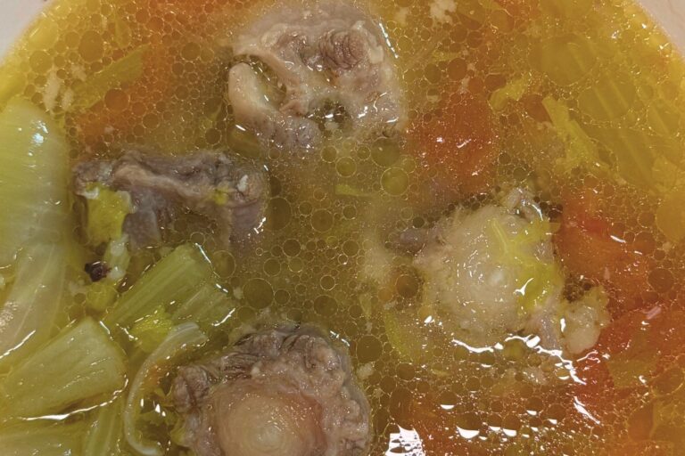Traditional Cantonese Oxtail Soup